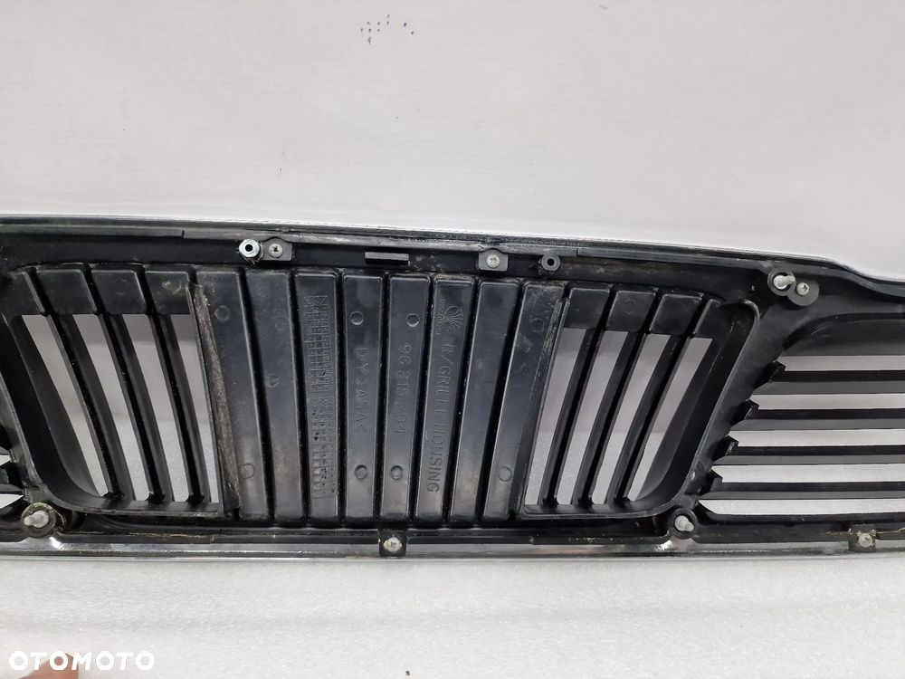 DAEWOO LANOS 96- ATRAPA / GRILL PRZEDNI PRZÓD , NR 96215294 , NR AUKCJI GL337 - 9