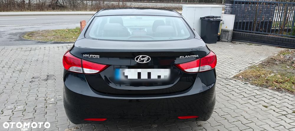 Hyundai Elantra 1.6 Comfort - 4