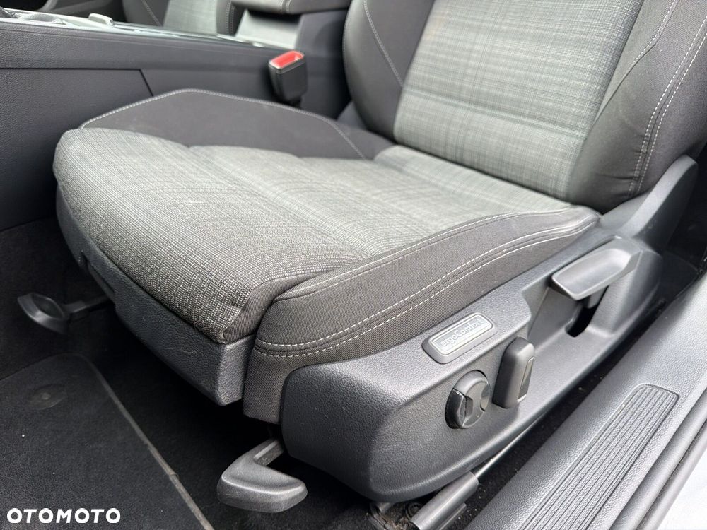Volkswagen Passat - 14