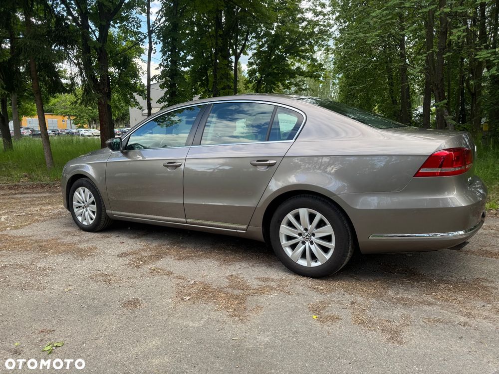 Volkswagen Passat - 5
