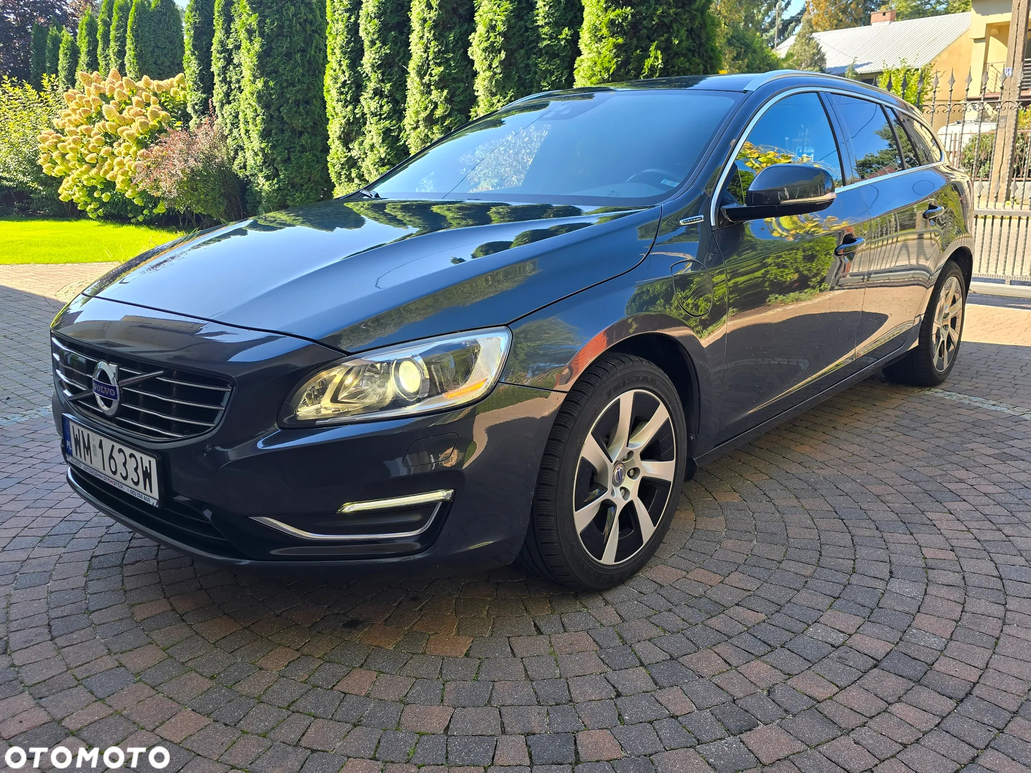 Volvo V60 D6 AWD Plug-in Hybrid Summum - 22