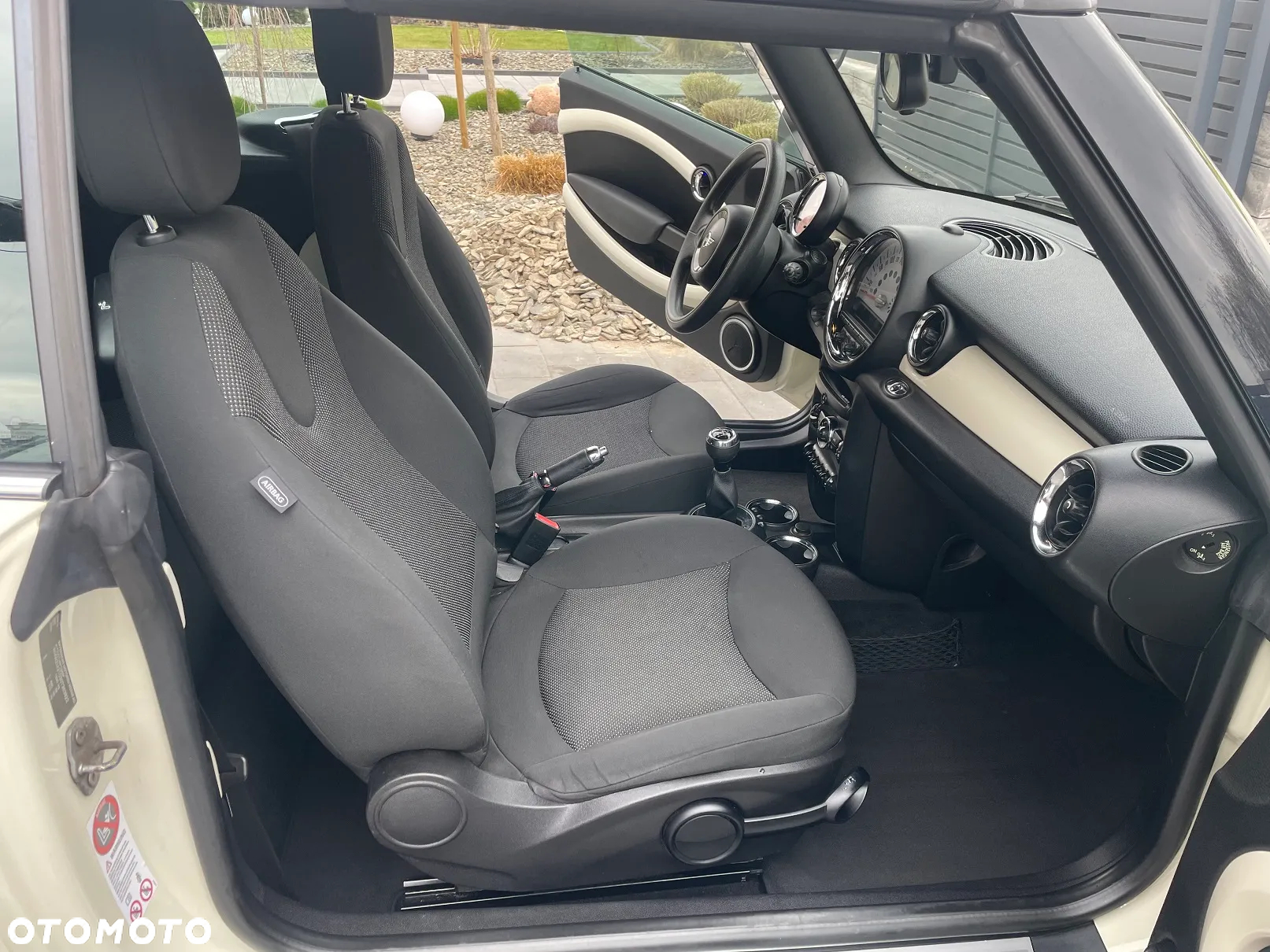 MINI ONE Cabrio - 25