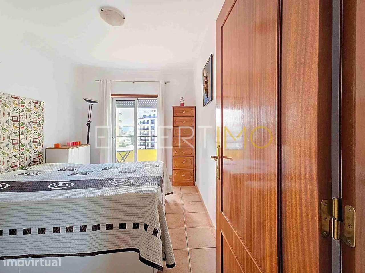 Apartamento T1 a 300m da Praia da Rocha com garagem e piscina - Grande imagem: 3/41