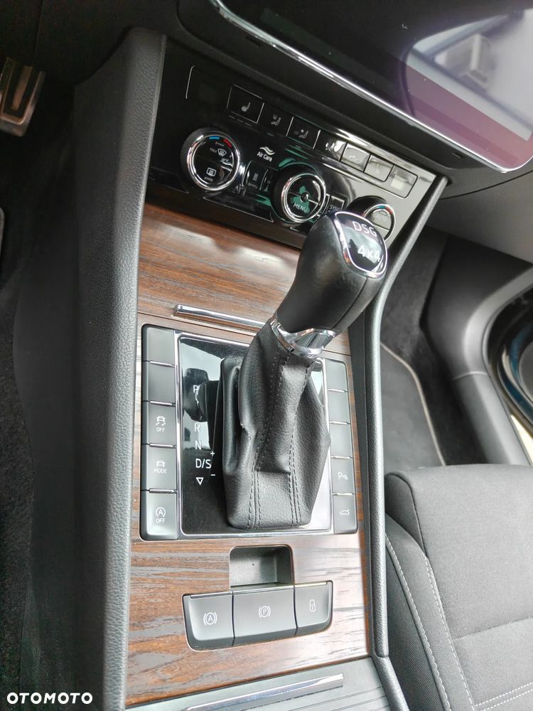 Skoda Superb 2.0 TDI SCR 4x4 Scout DSG - 12