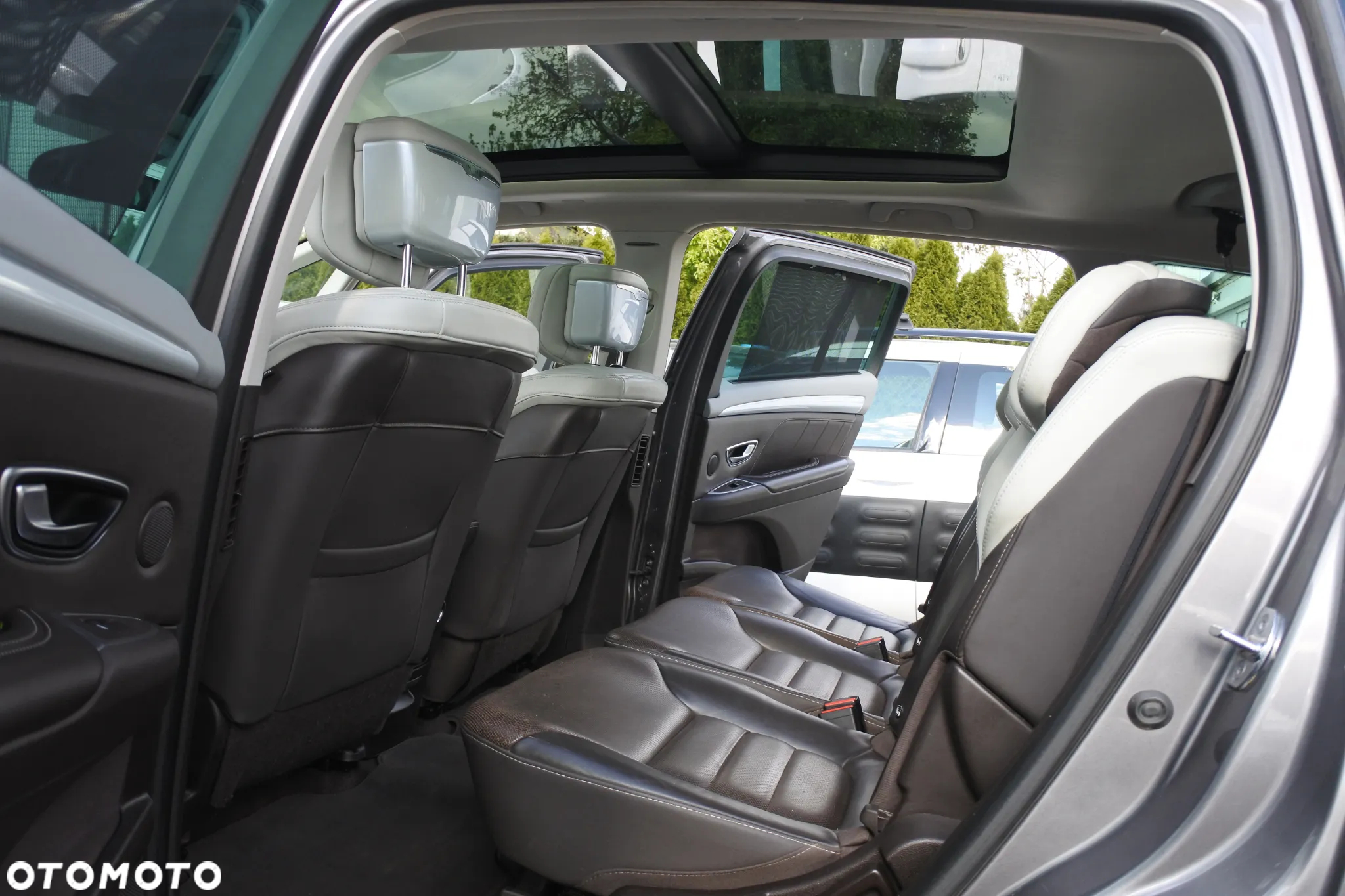 Renault Espace 1.6 dCi Energy Initiale Paris EDC 7os - 9