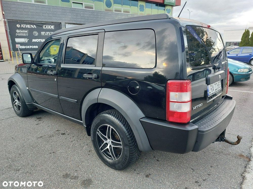 Dodge Nitro - 10