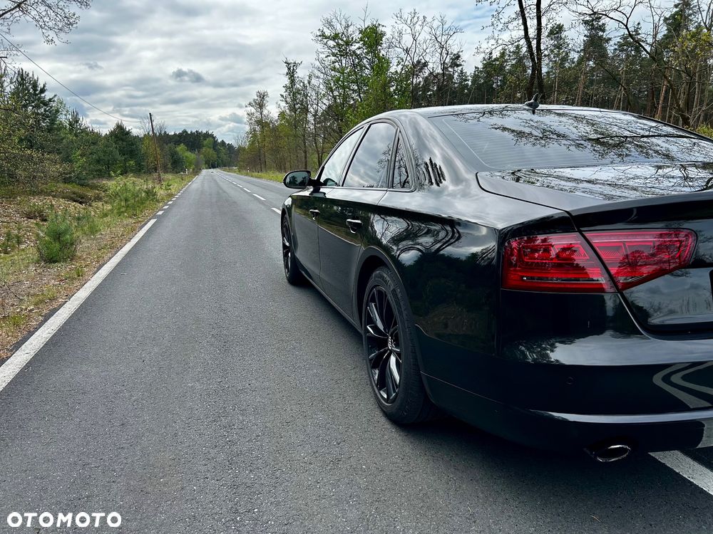 Audi A8 - 8