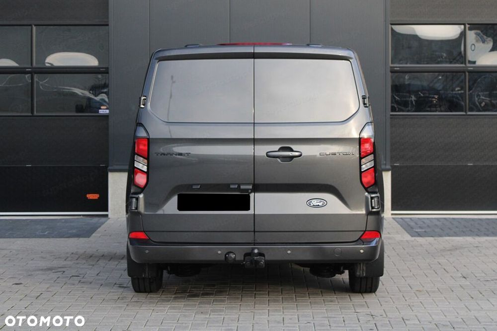 Ford Transit Custom 320 L2H1 Limited 2.0 150KM - 9