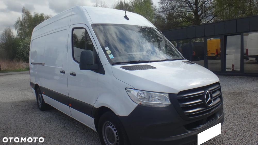 Mercedes-Benz Sprinter - 1
