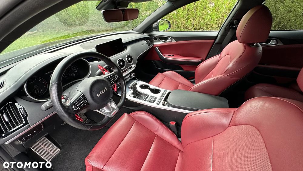 Kia Stinger - 8