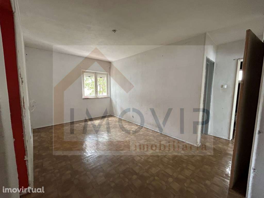 Apartamento T3 Laranjeiro 2º andar - Grande imagem: 2/18