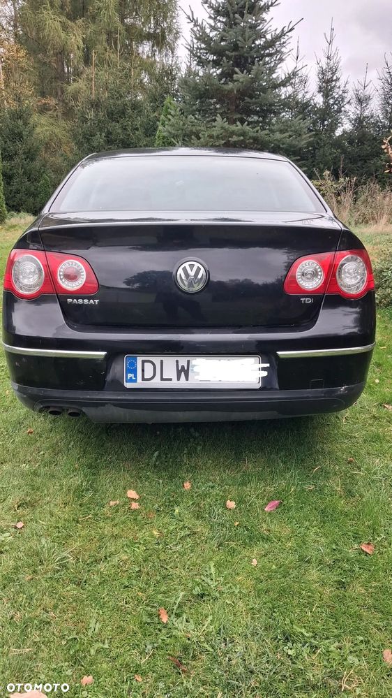 Volkswagen Passat - 4