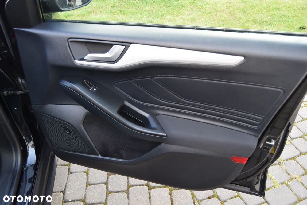 Ford Focus 1.0 EcoBoost STart-Stopp-System TITANIUM - 22