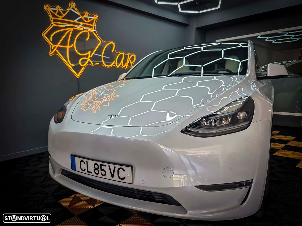 Tesla Model Y Long Range Dual Motor AWD - 3