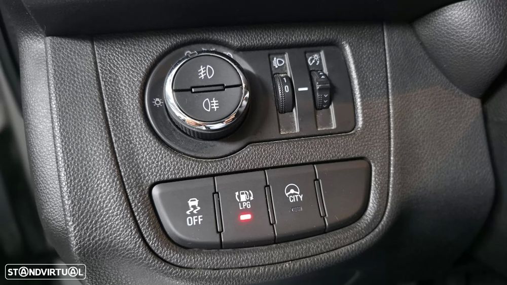 Opel Karl 1.0 Rocks FlexFuel - 12