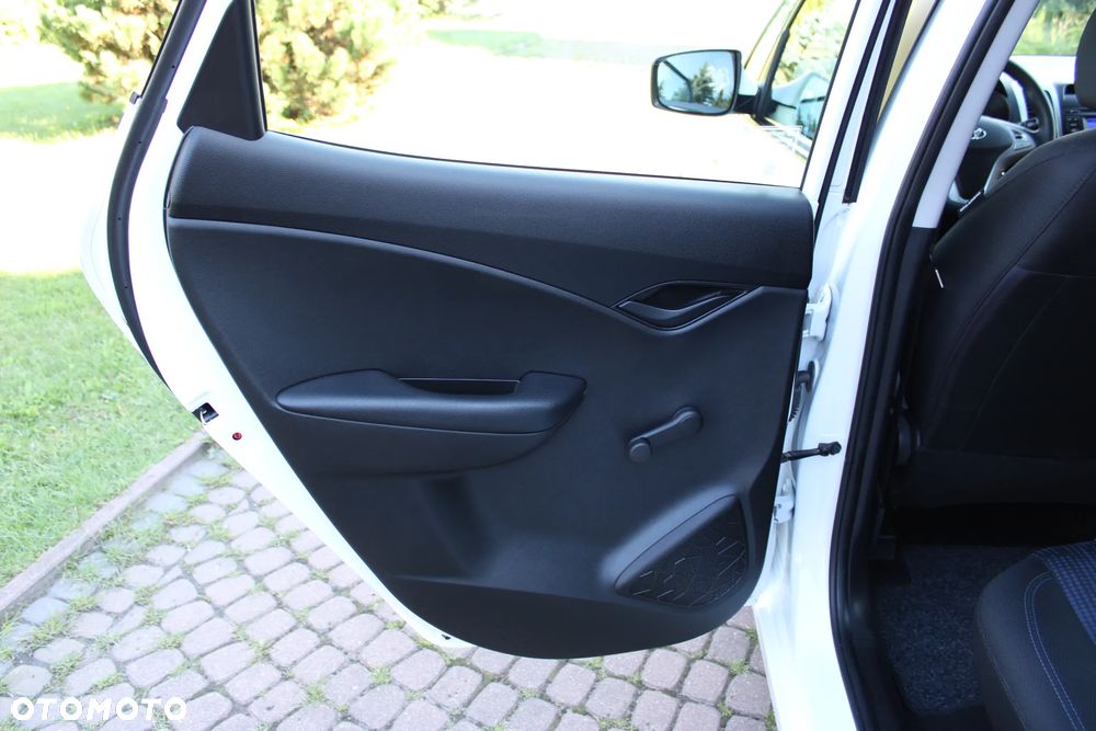 Hyundai ix20 1.6 BlueDrive Classic + - 17