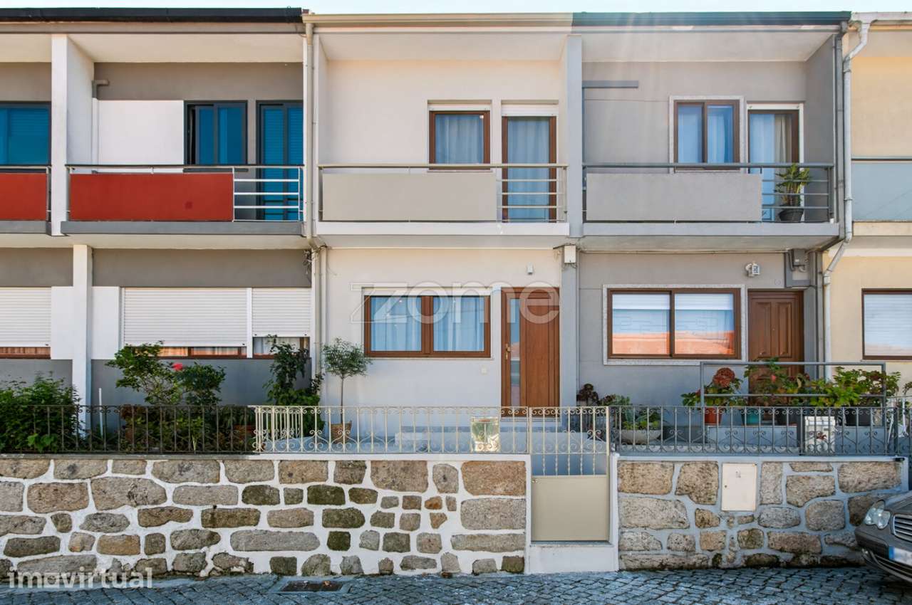 Moradia T2 em Oliveira do Douro - Grande imagem: 2/42