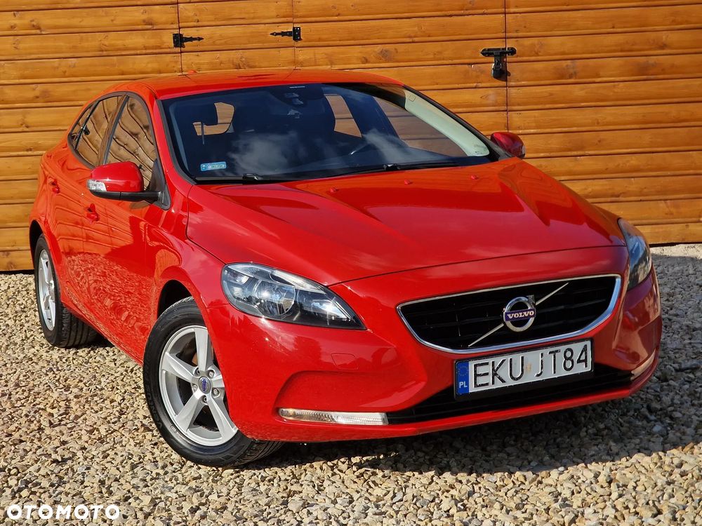 Volvo V40 D2 R-Design - 11