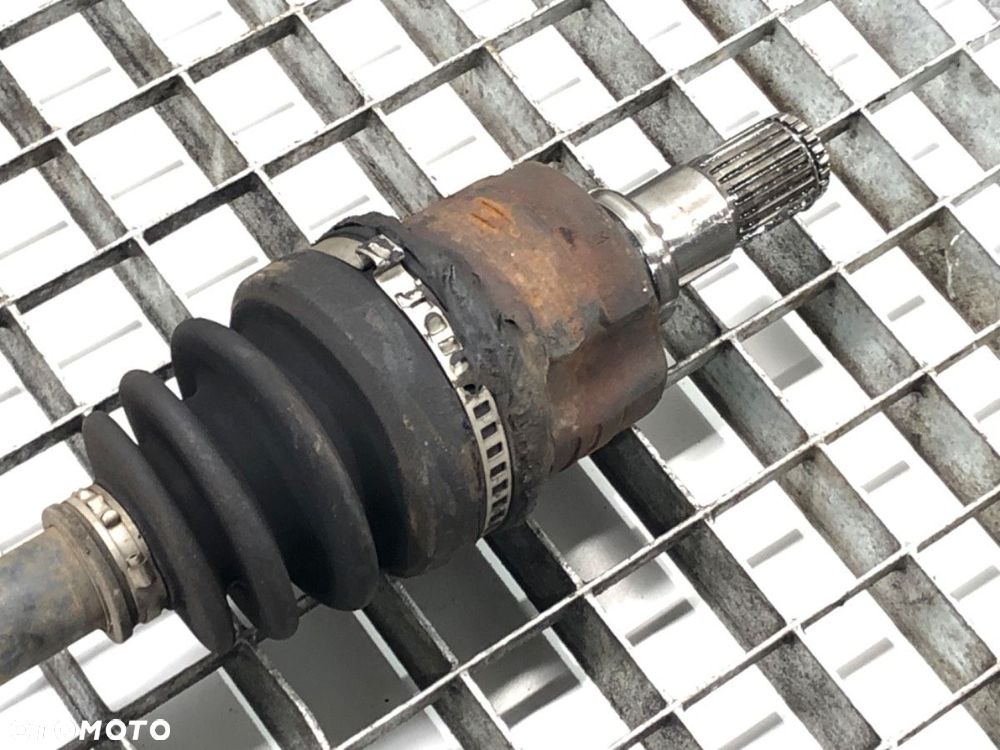 PÓŁOŚ LEWY PRZÓD  SUZUKI SWIFT III (MZ, EZ) 2005 - 2022 1.3 (RS 413) 68 kW [92 KM] benzyna 2005 - 2