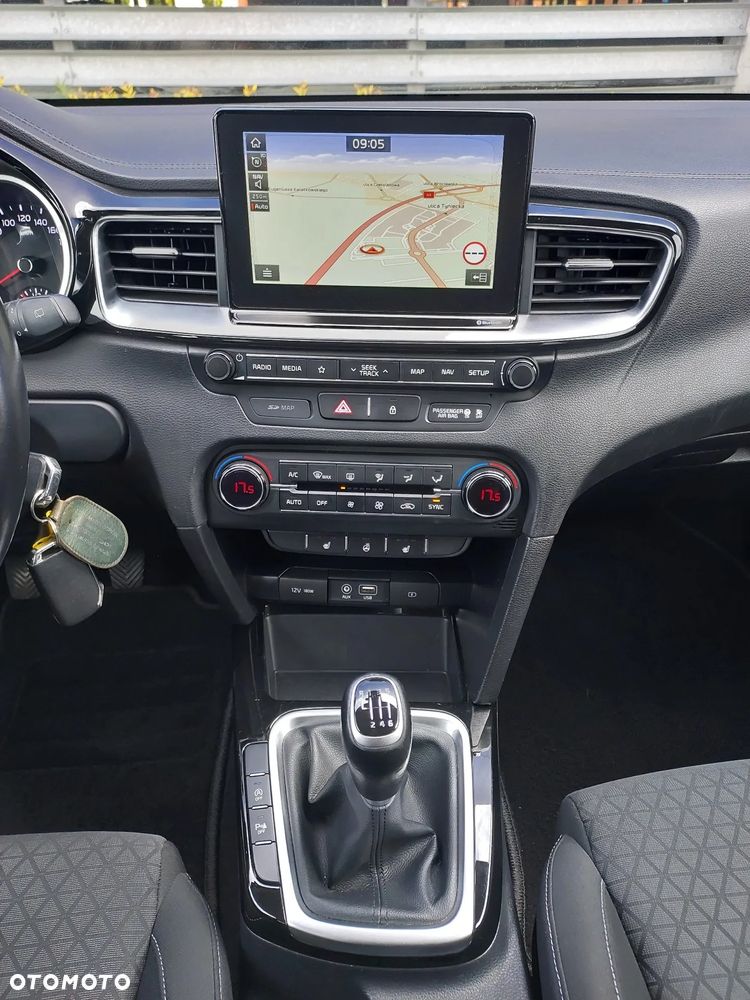 Kia Ceed 1.4 T-GDI M Max - 28