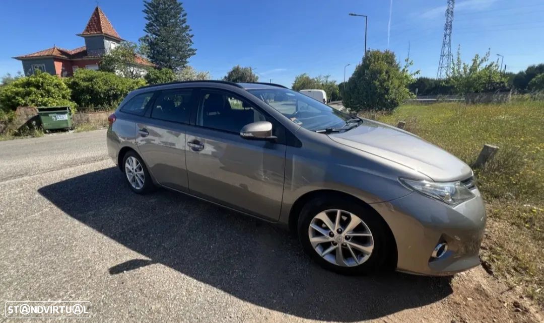 Toyota Auris 1.4 D-4D Comfort - 1