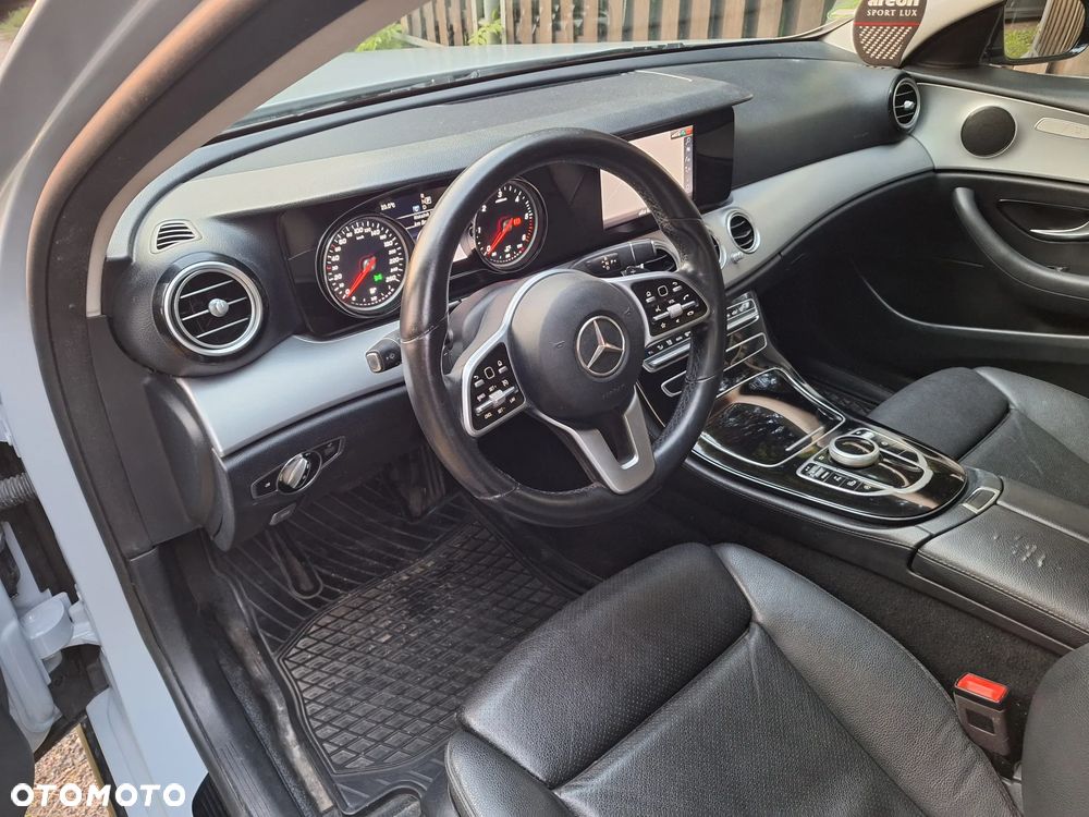Mercedes-Benz Klasa E 200 d 9G-TRONIC - 9