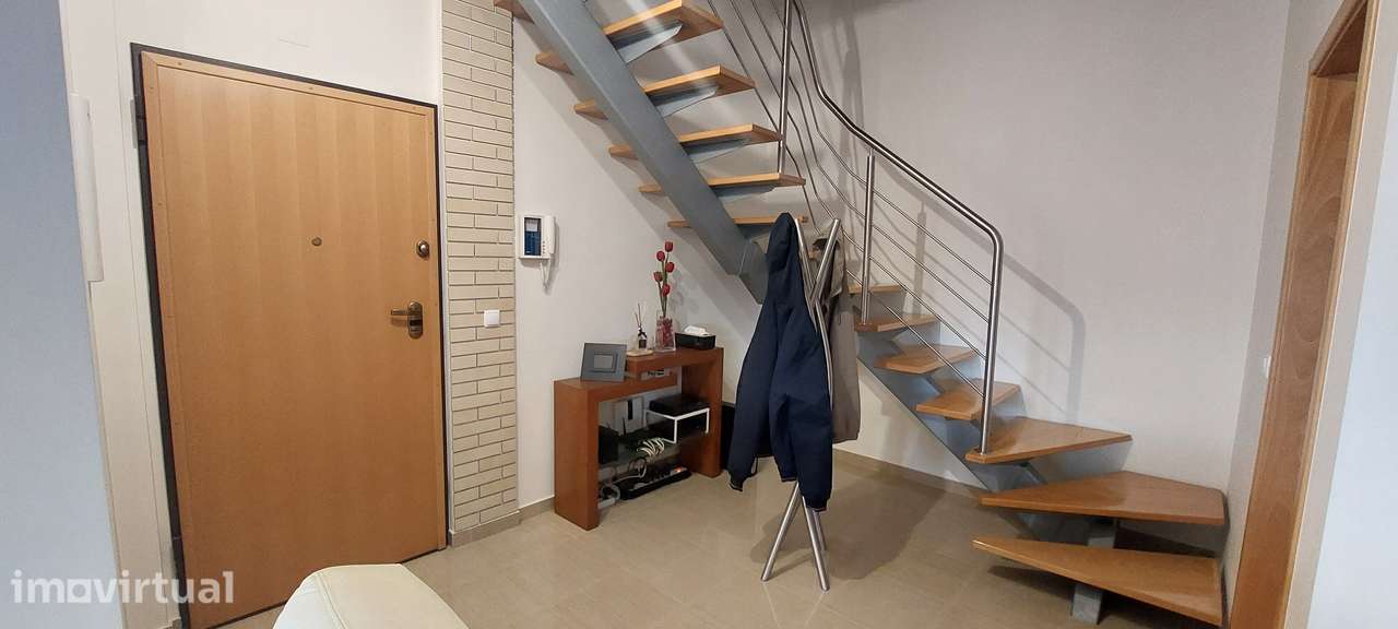 Exclusivo Duplex T4 com 236 m², Terraços, Garagem no Entroncamento - Grande imagem: 2/32
