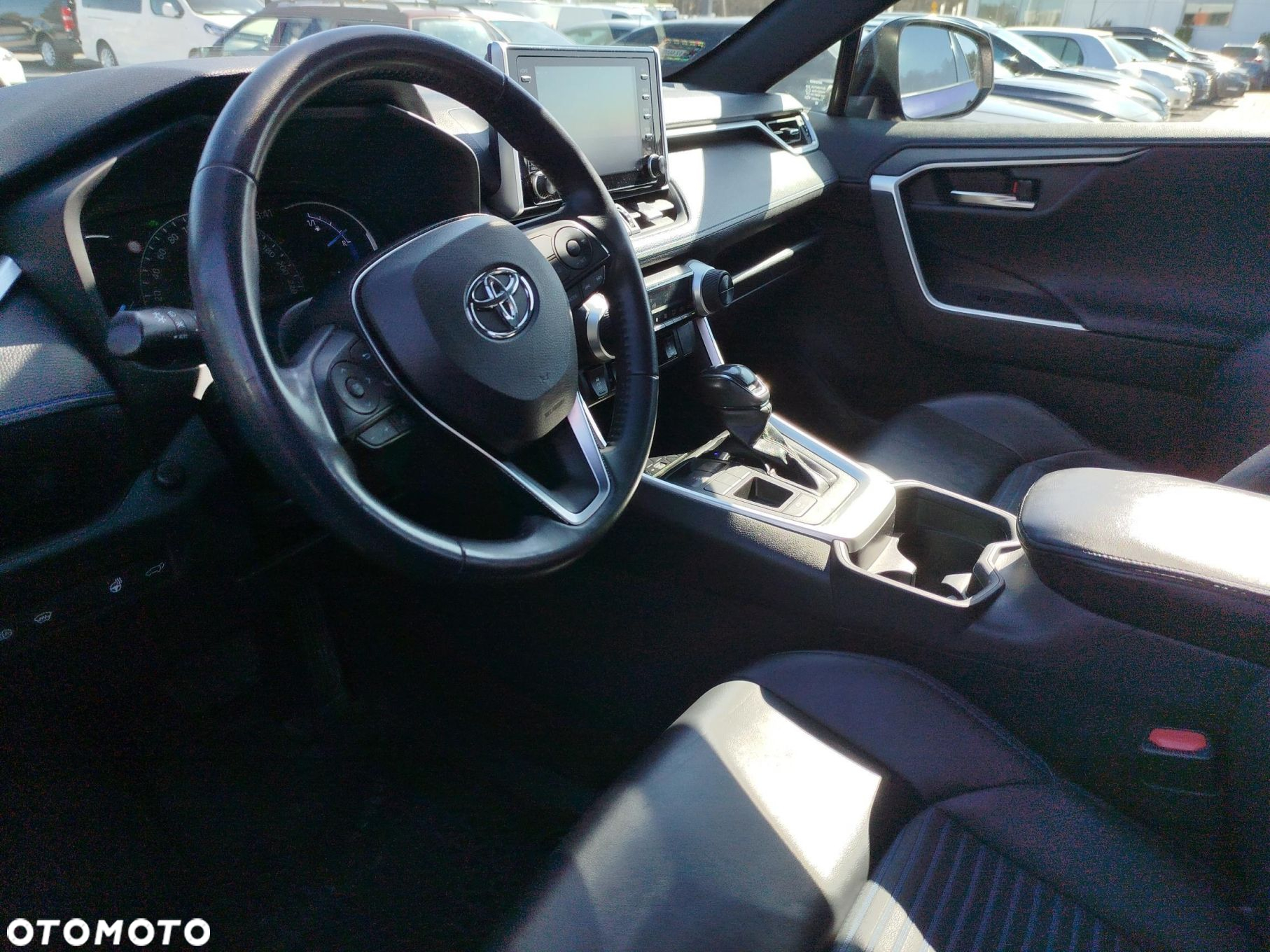Toyota RAV4 - 10