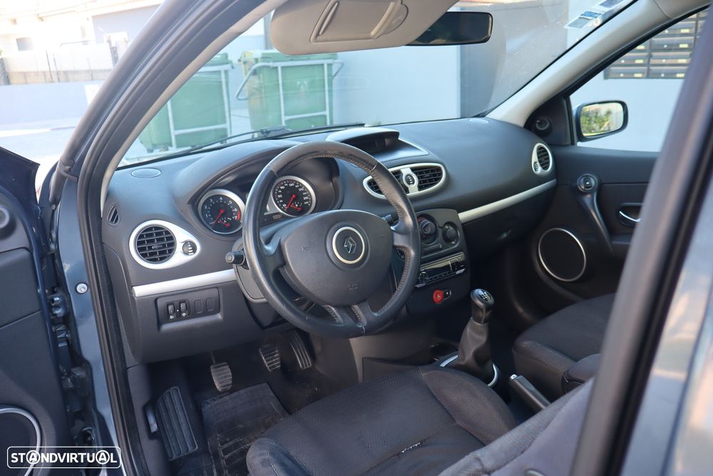 Renault Clio 1.2 16V Pack - 9