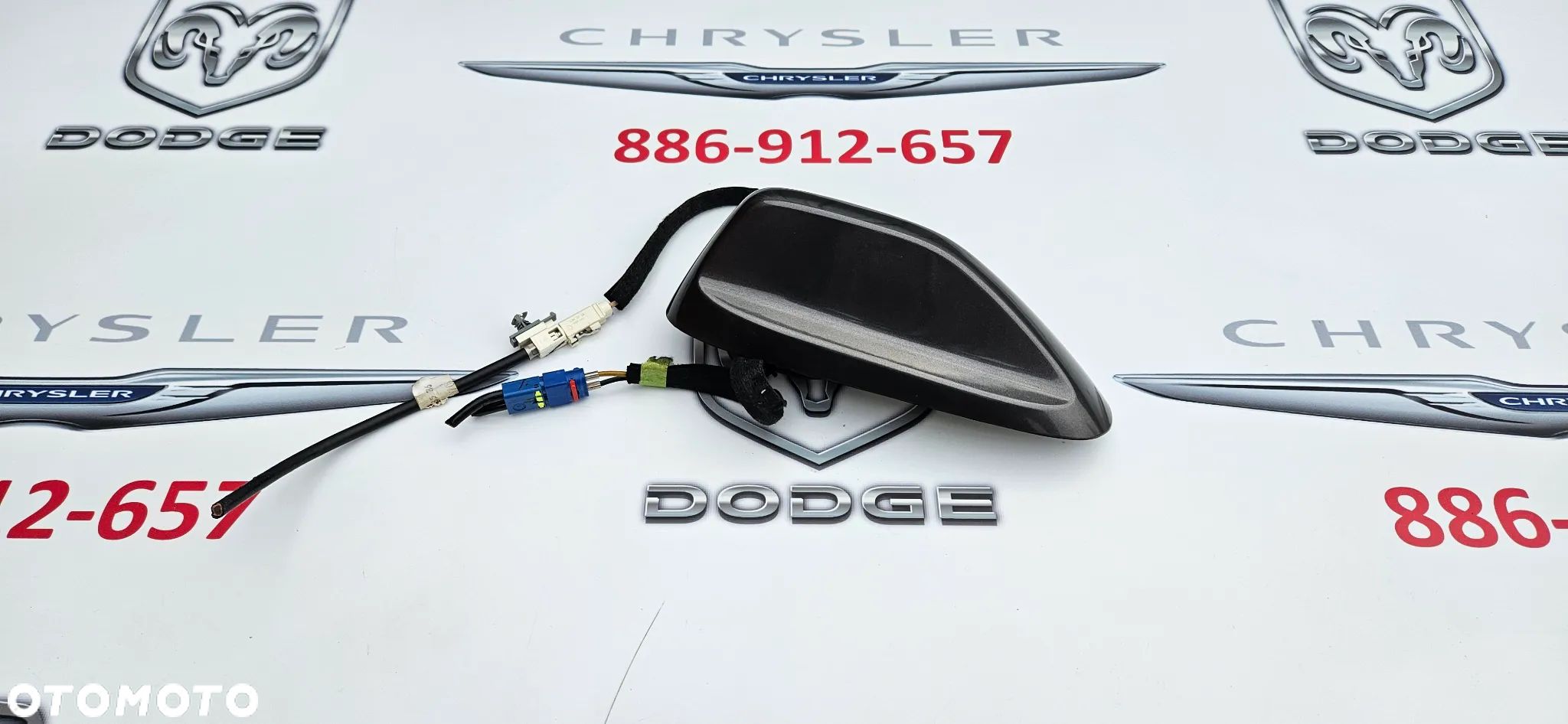 Dodge Durango III LIFT 2017- Antena GPS Antena dachowa płetwa moduł anteny P6DE46LAUAA KOLOR PAU - 1