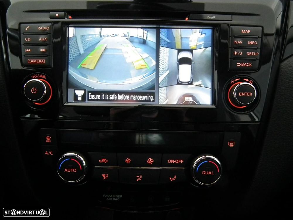 Nissan Qashqai 1.6 dCi N-Connecta 18 Xtronic - 27