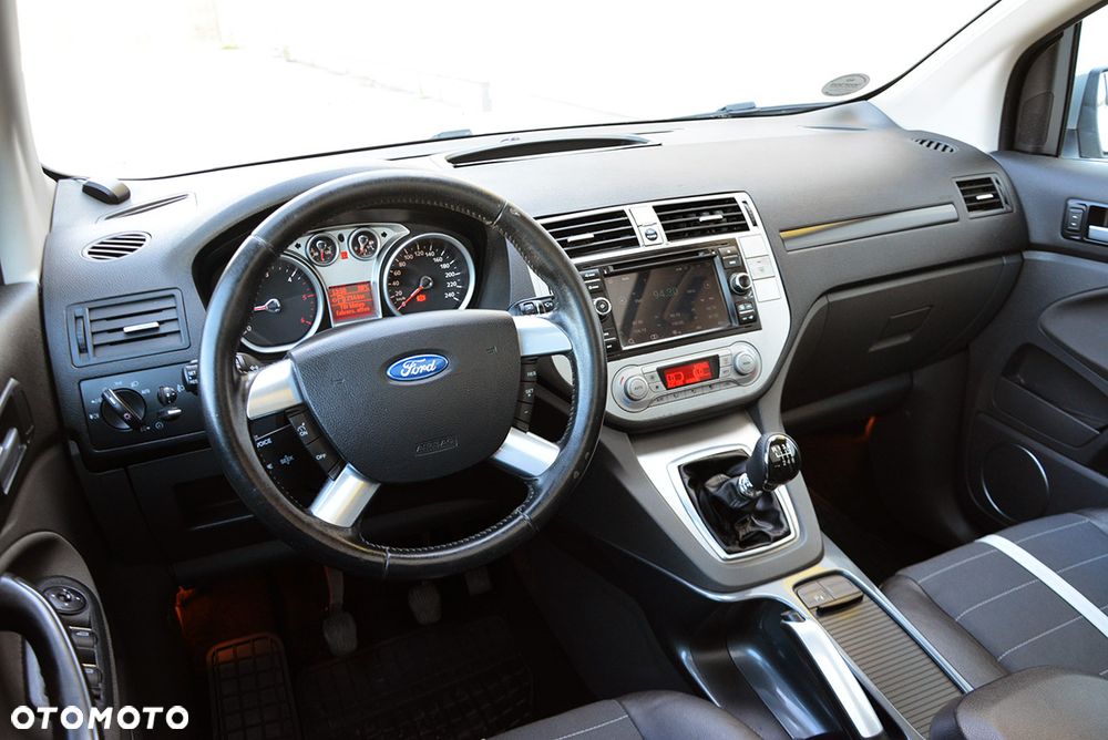 Ford Kuga 2.0 TDCi 2x4 Trend - 24