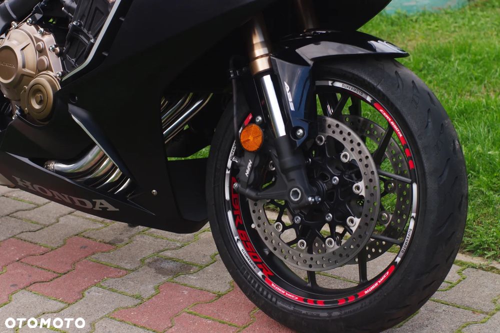 Honda CBR - 12