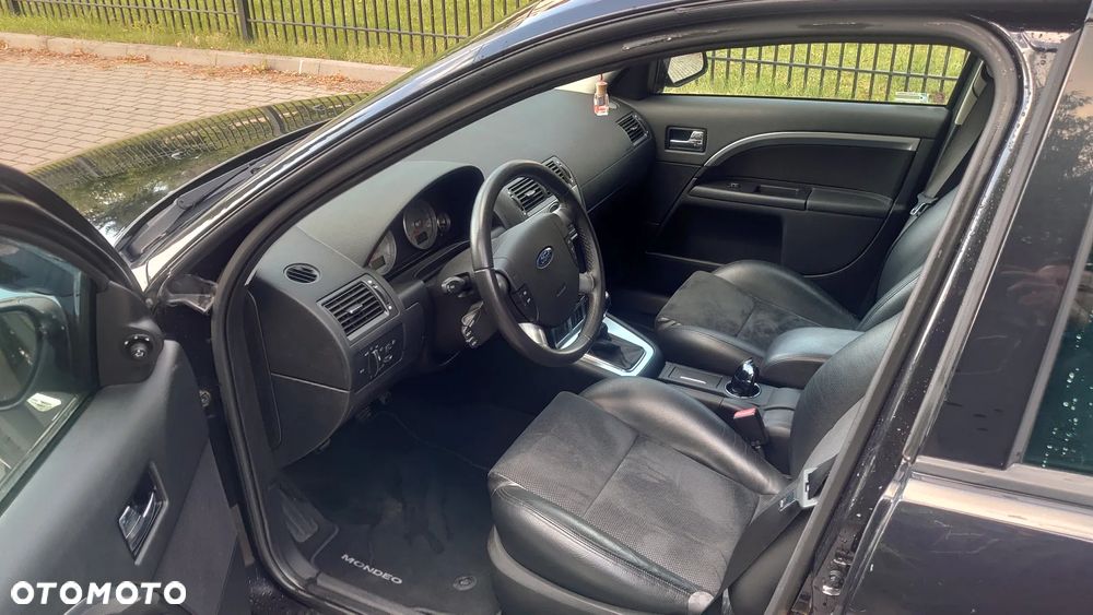 Ford Mondeo 3.0 V6 Titanium X - 9