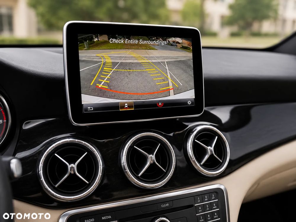 Mercedes-Benz CLA 250 4Matic 7G-DCT AMG Line - 13