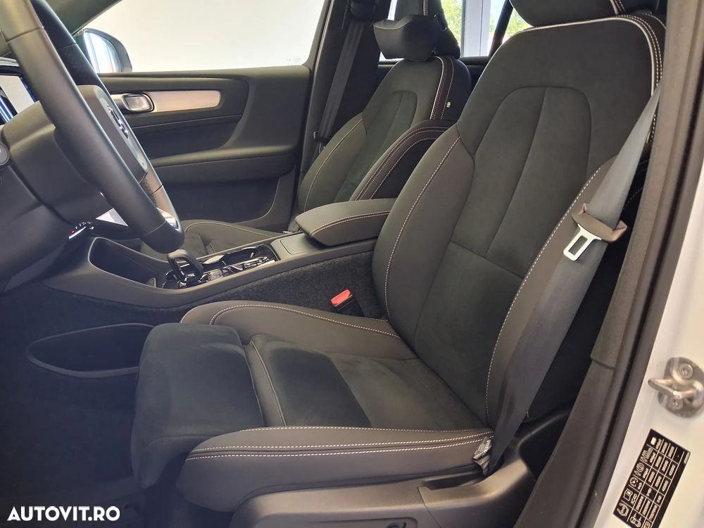 Volvo XC 40 B4 AT FWD MHEV Ultra Dark - 15