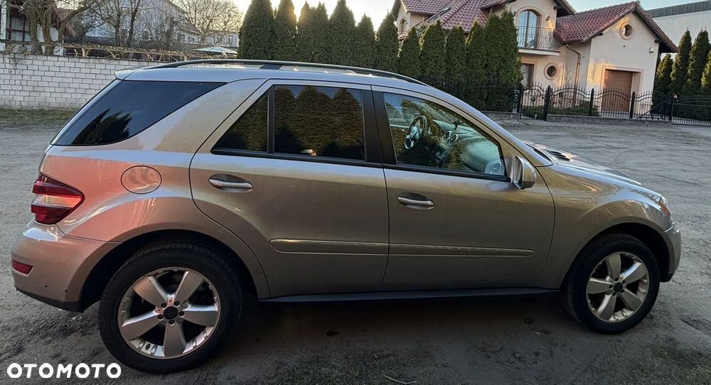 Mercedes-Benz ML 350 4-Matic - 8