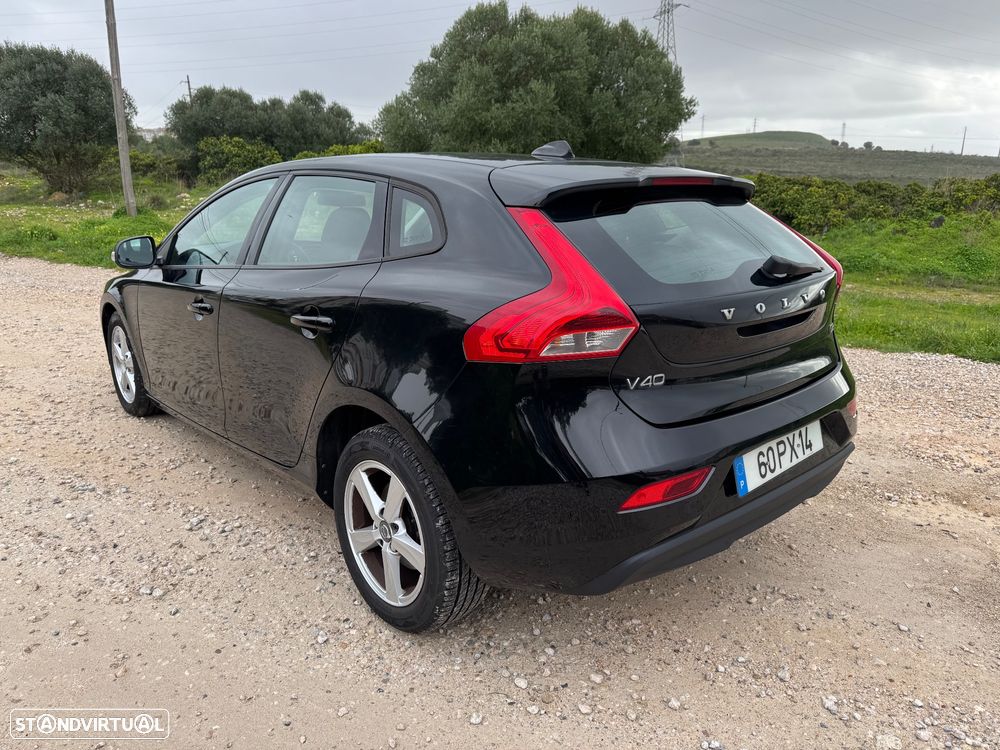 Volvo V40 1.6 D2 Momentum Eco - 6