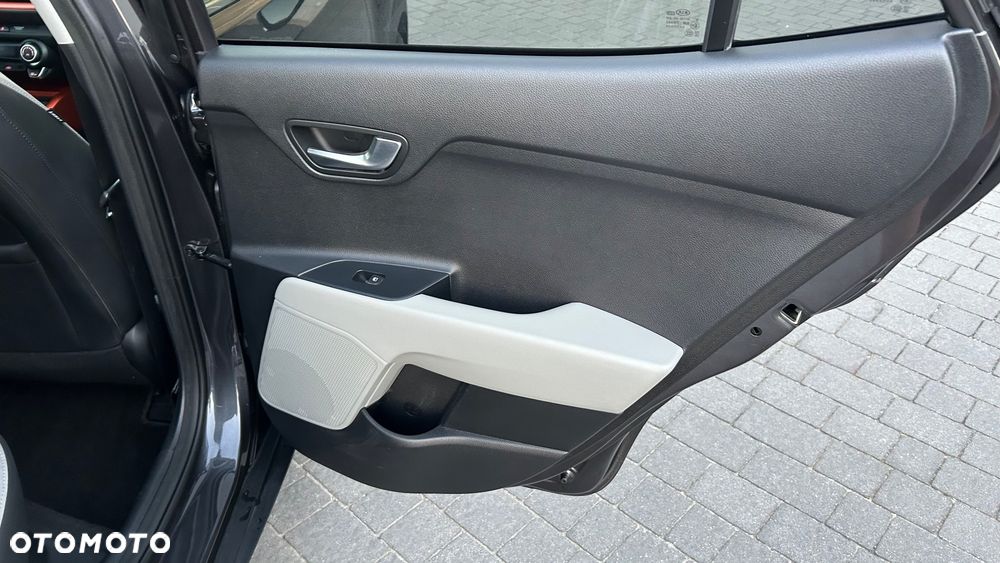 Kia Stonic 1.0 T-GDI DCT OPF Platinum Edition - 29