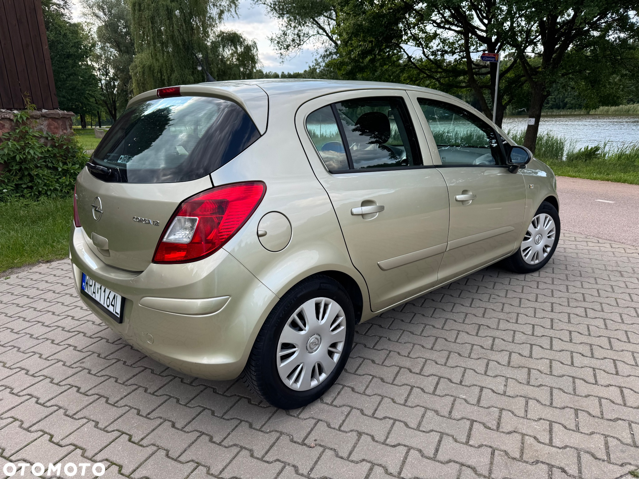 Opel Corsa 1.2 16V Essentia - 19