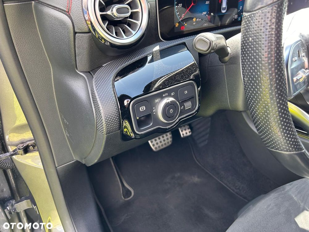 Mercedes-Benz CLA 180 7G-DCT - 9