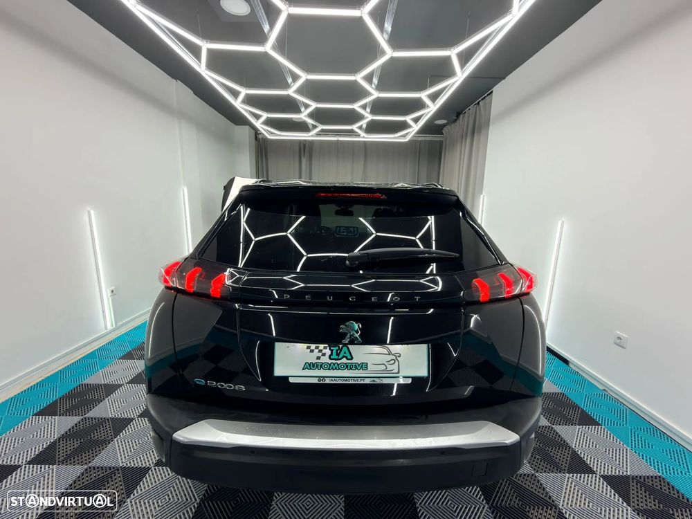 Peugeot e-2008 Allure - 7