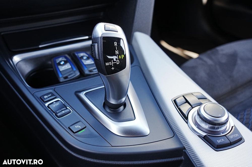 BMW Seria 3 320i Aut. M Sport - 17