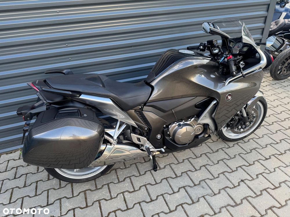 Honda VFR - 5