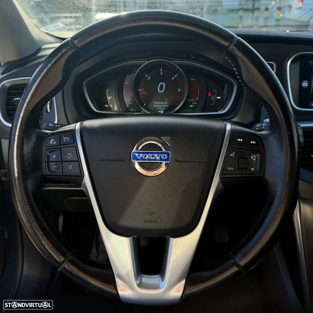 Volvo V40 D3 R Design - 17