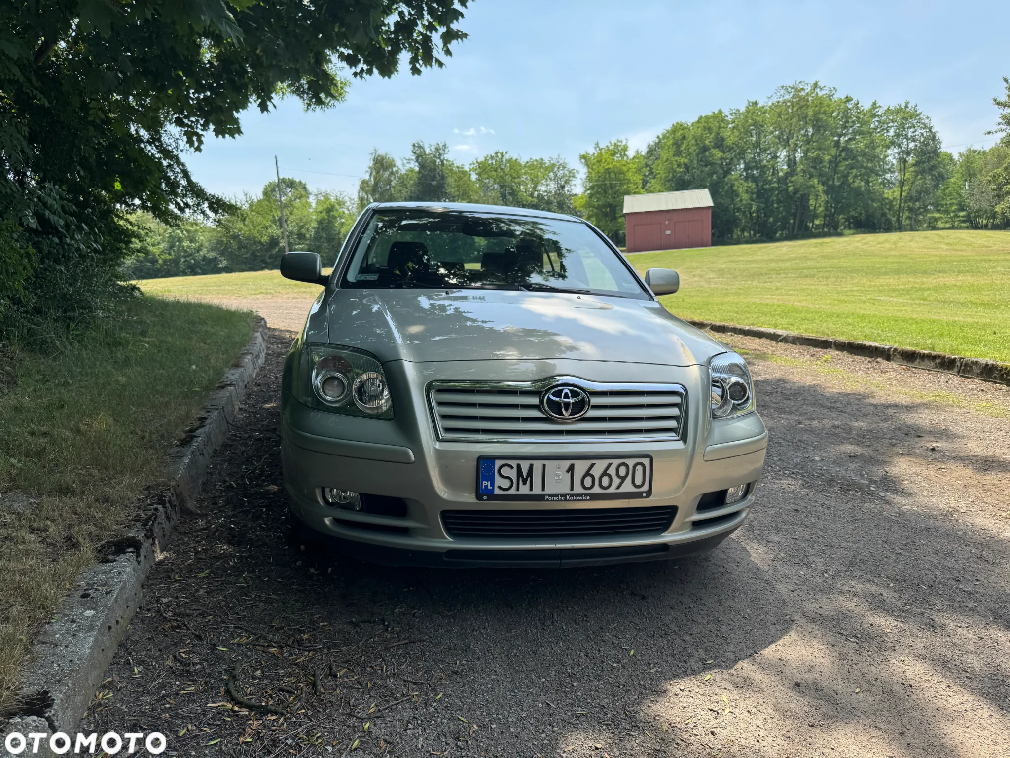 Toyota Avensis - 2