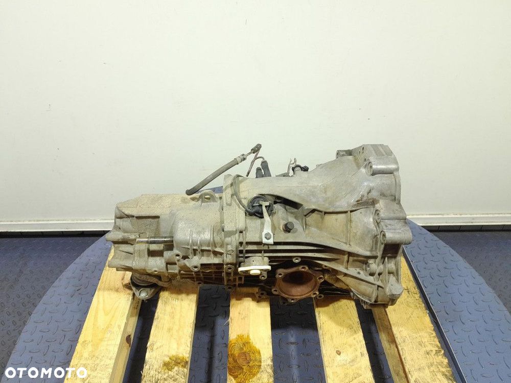 AUDI A4 B6  2.0 B 130 KM SKRZYNIA BIEGÓW MANUALNA GZN - 2