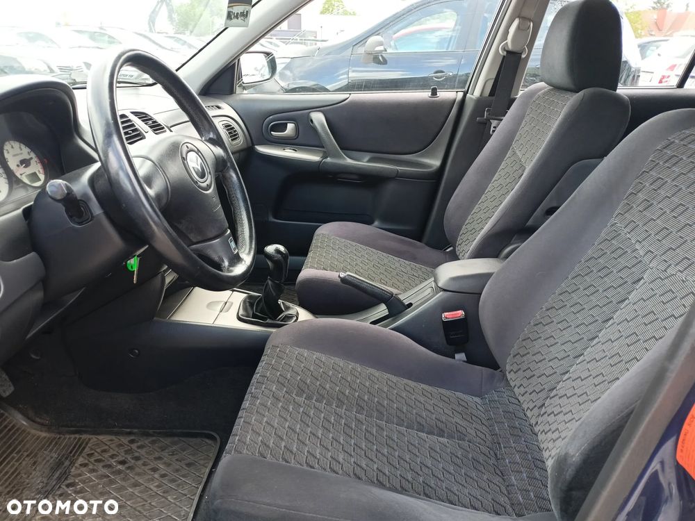Mazda 323F - 8
