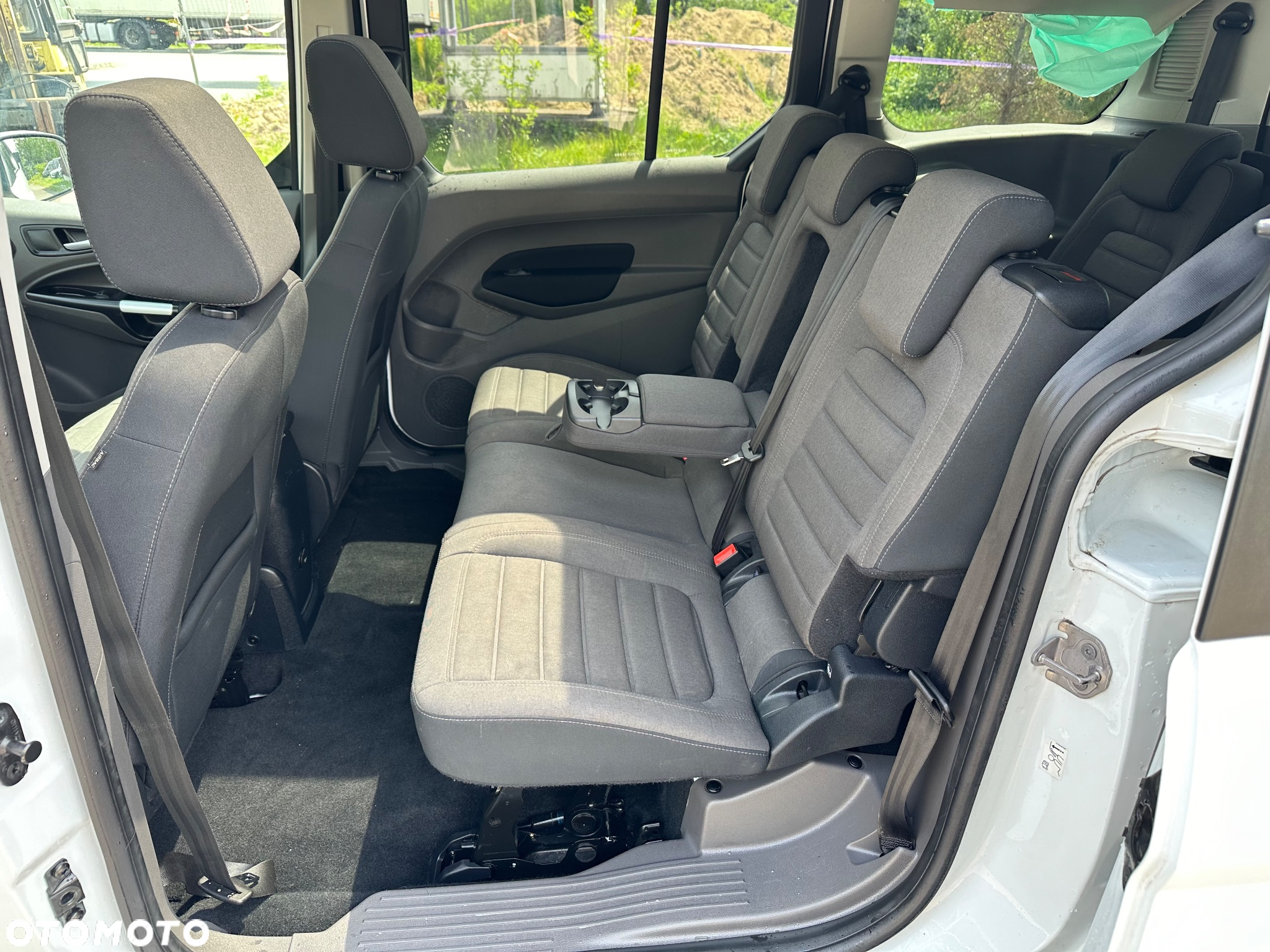 Ford Tourneo Connect Grand - 14