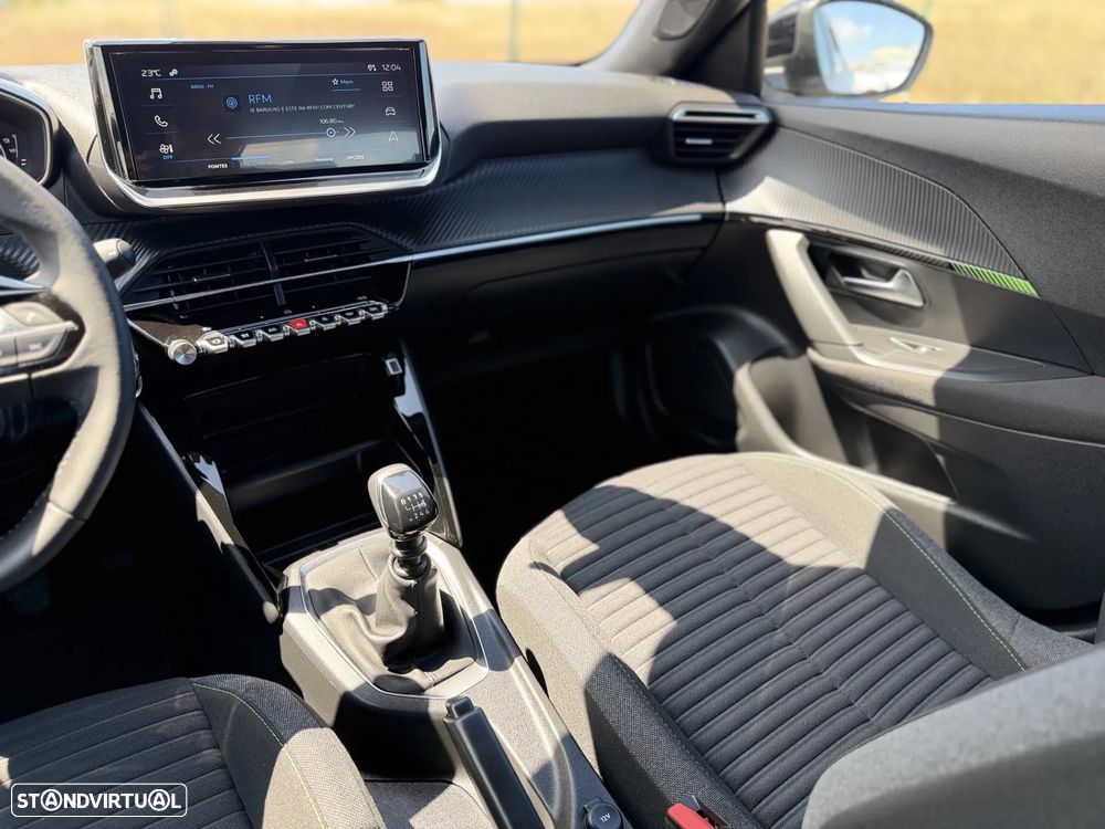 Peugeot 2008 1.2 PureTech Active - 12